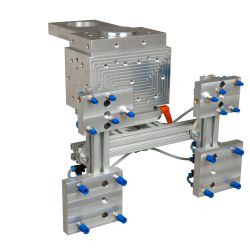 formconsult säule 3 innovative werkzeugbau bemusterung technikum 2k 3k spritzgießmaschinen 6-achs-roboter